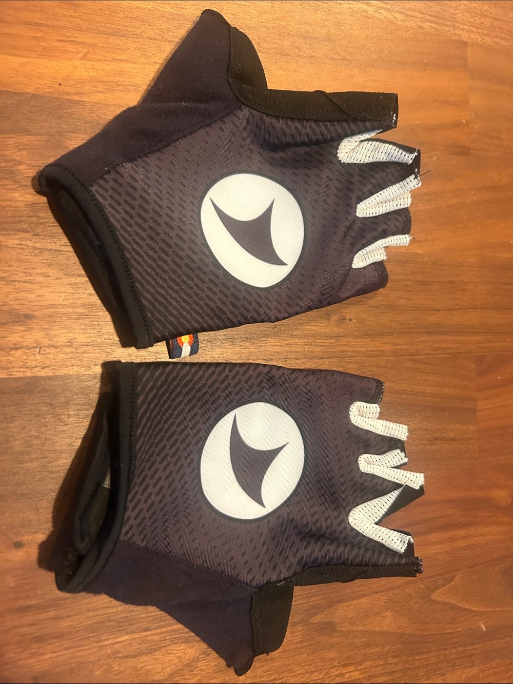 Unisex Pactimo  Black Cycling Half-Finger Gloves with medium White Logo